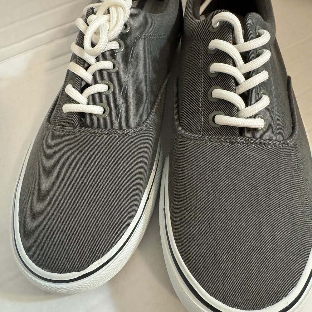 IZOD Men's Rangley Canvas Low-Top Memory Foam Sneakers in Charcoal Gray - Picture 2 of 7